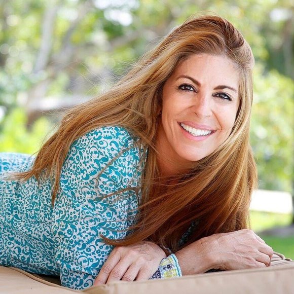 Meet your Posher, Lisa - Picture 2 of 2